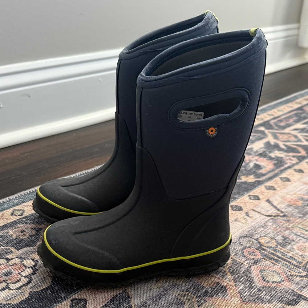 Bogs Navy and Black Kids Boots with Yellow Highlights